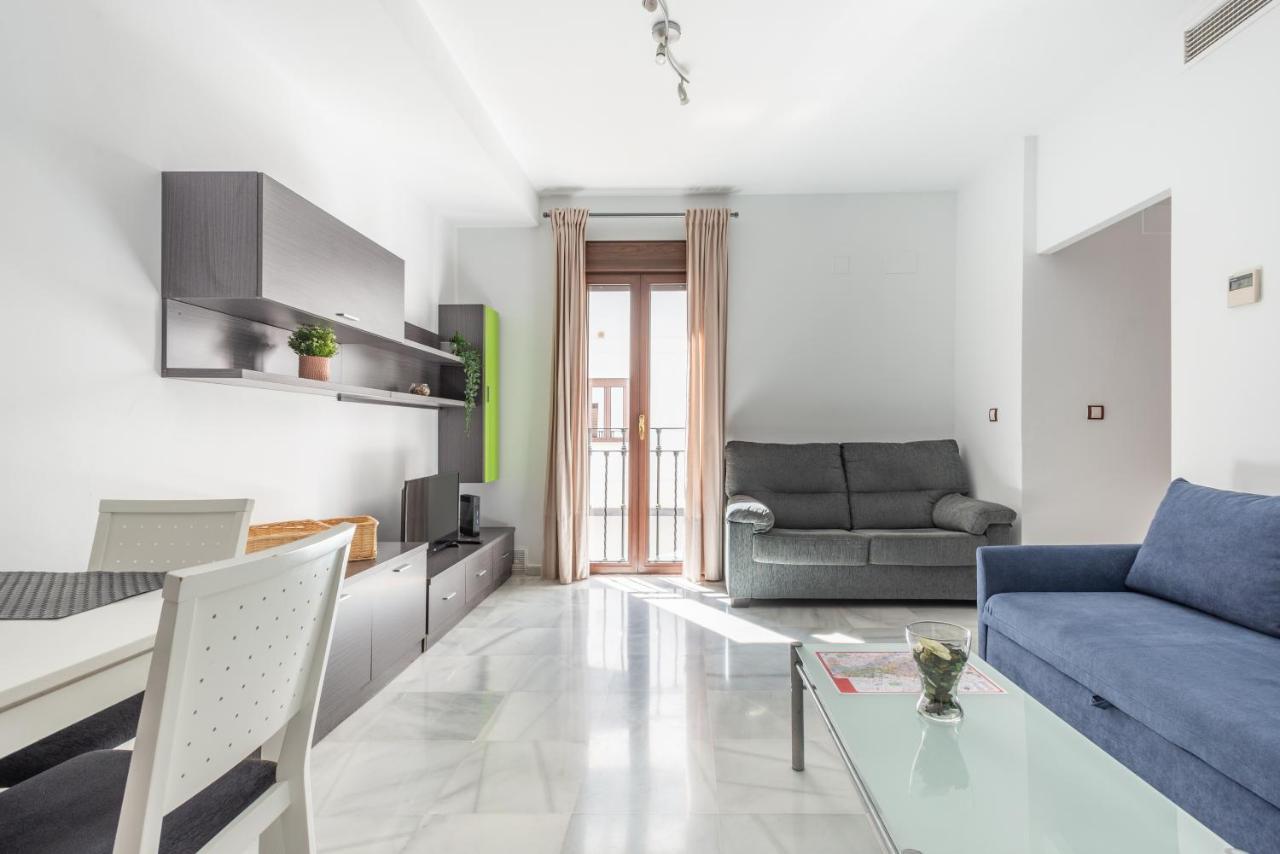First Floor Near Macarena Church Siviglia Esterno foto