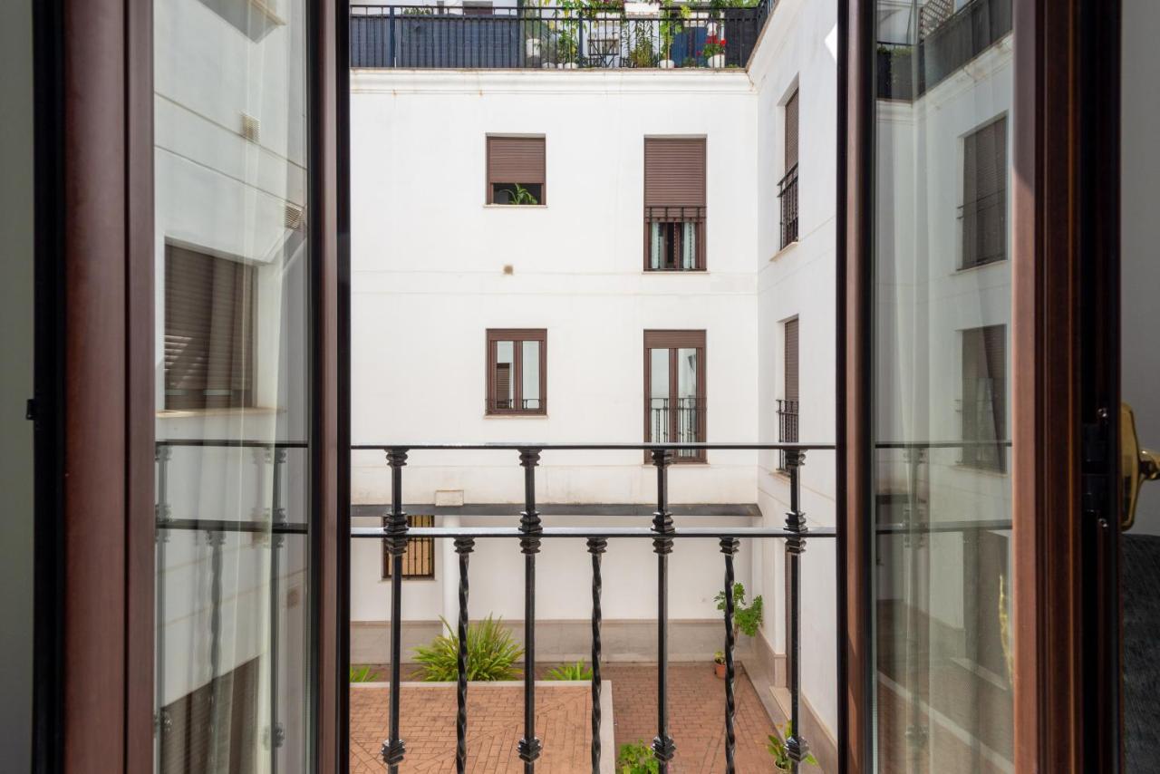 First Floor Near Macarena Church Siviglia Esterno foto